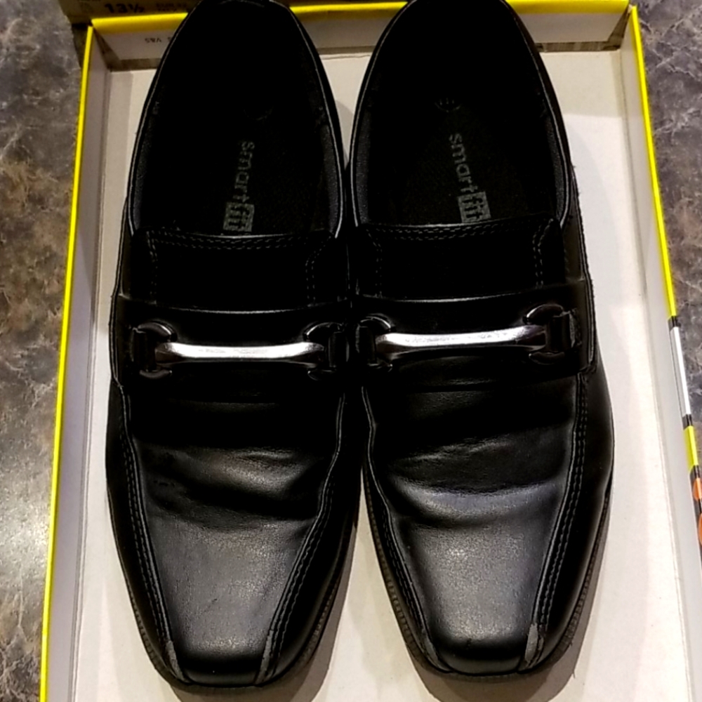 Boys 11 1/2 dress shoes